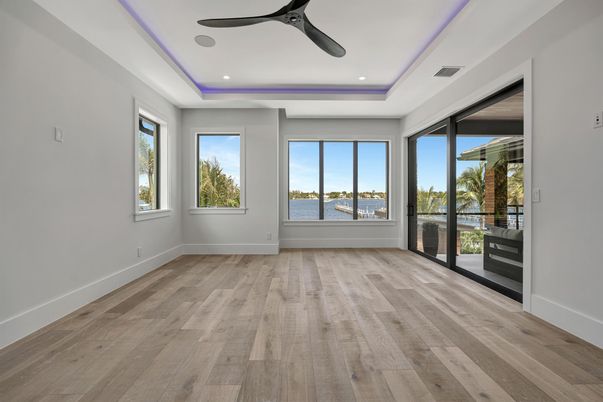 Empty room, Interior, Recessed Lighting, Water, Wood Texture Flooring
