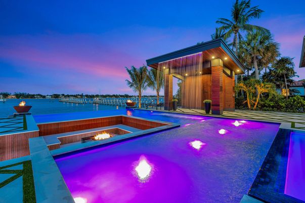 Exterior, Pool, Water