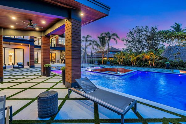 Exterior, Pool