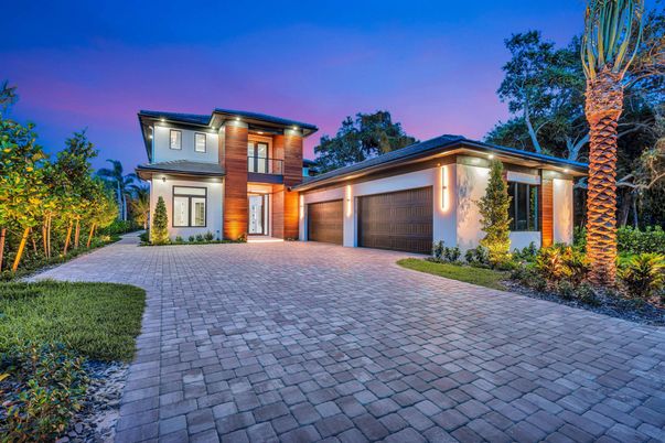Attached, Exterior, Facade, Modern