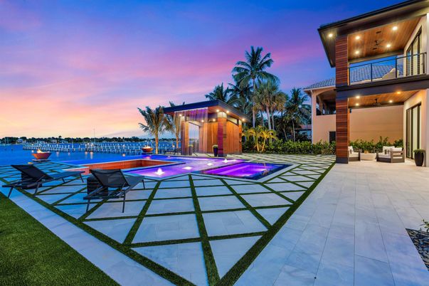 Exterior, Pool, Water