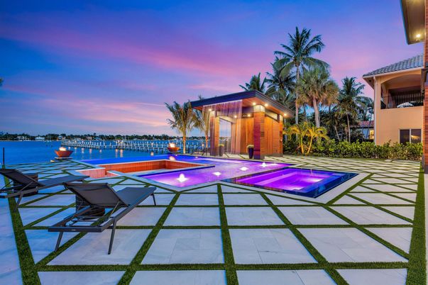 Exterior, Pool, Water