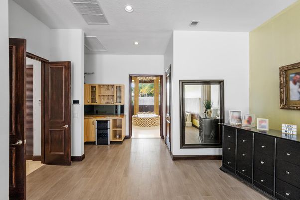 Interior, Recessed Lighting, Wood Texture Flooring