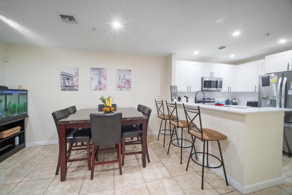 Dining room, Interior, Kitchen, Recessed Lighting