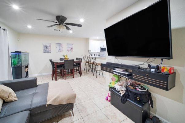 Dining room, Interior, Recessed Lighting