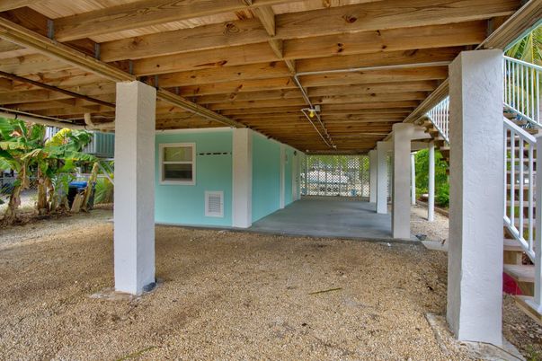 Exterior, Wooden Beams
