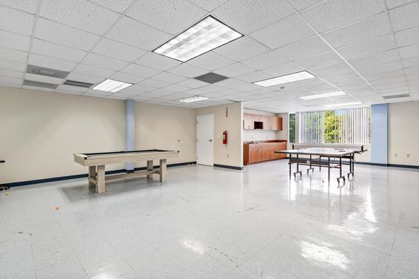 Game Room, Interior, Recessed Lighting