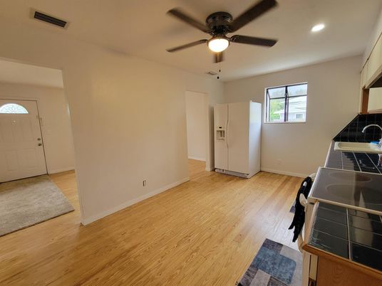 Interior, Recessed Lighting, Wood Texture Flooring