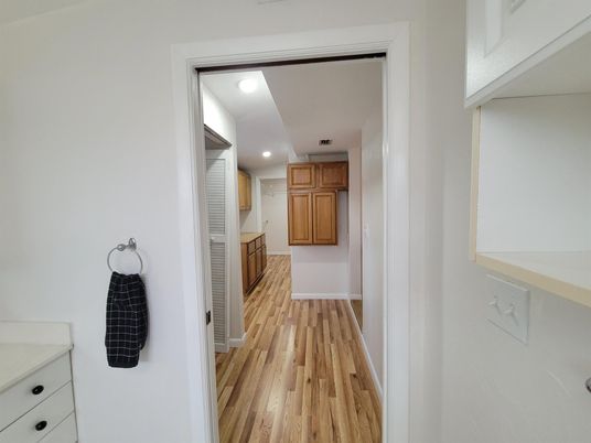 Interior, Recessed Lighting, Wood Texture Flooring