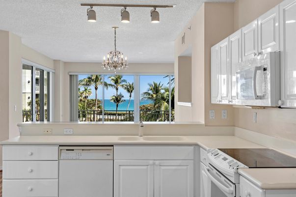 Chandelier, Interior, Kitchen, Water