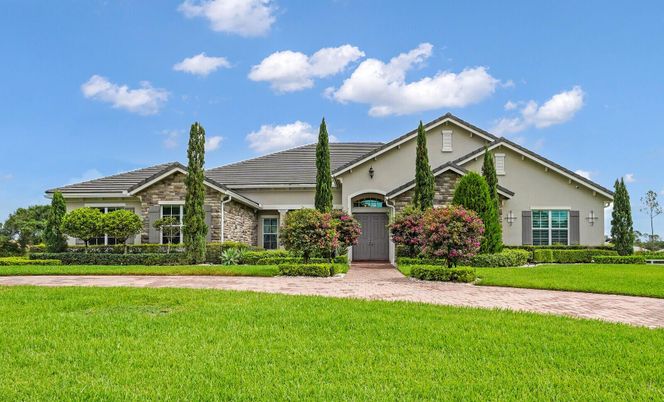 Backyard, Exterior, Facade, Ranch