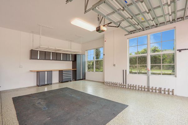 Garage, Interior