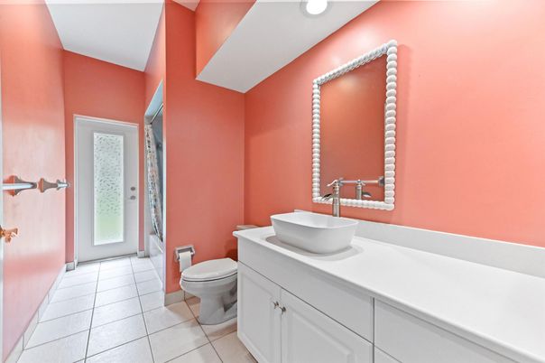 Bathroom, Interior, Recessed Lighting