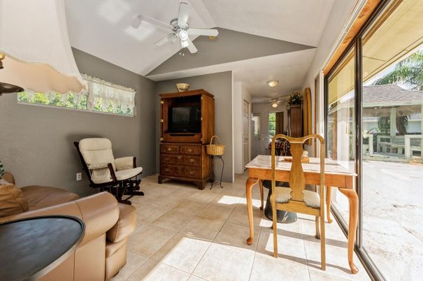 Dining room, Interior