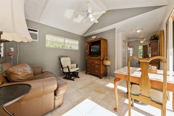Dining room, Interior
