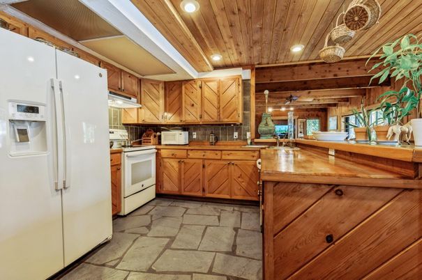Interior, Kitchen, Recessed Lighting, Wooden Ceilings, Wooden Walls