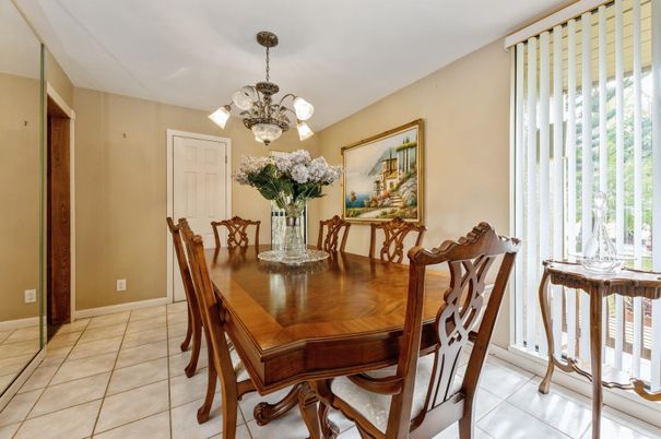 Chandelier, Dining room, Interior