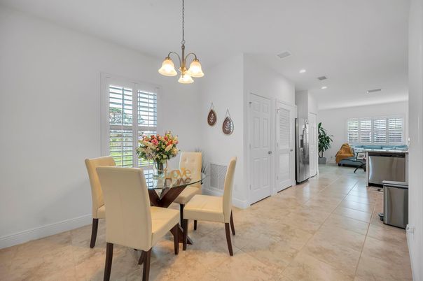 Dining room, Interior, Pendant Lights, Recessed Lighting