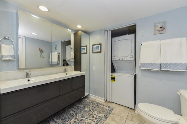 Bathroom, Interior, Recessed Lighting, Washer