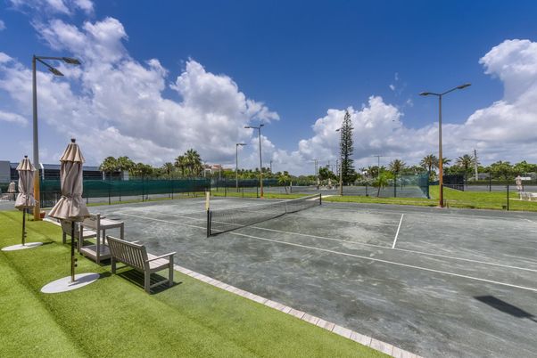 Exterior, Tennis Courts