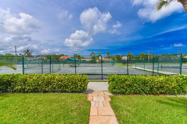 Exterior, Tennis Courts