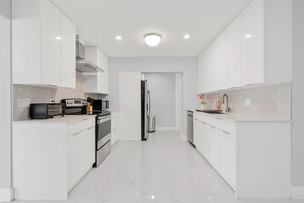 Interior, Kitchen, Marble, Recessed Lighting, Stainless Steel Appliances