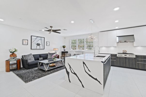 Chandelier, Interior, Kitchen, Living room, Recessed Lighting, Stainless Steel Appliances