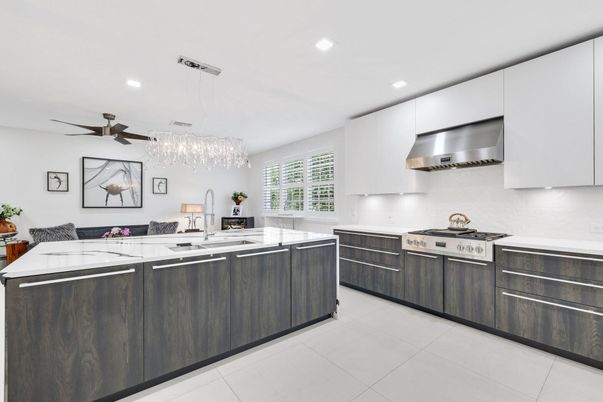 Chandelier, Interior, Kitchen, Recessed Lighting, Stainless Steel Appliances