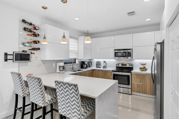 Interior, Kitchen, Pendant Lights, Recessed Lighting, Stainless Steel Appliances