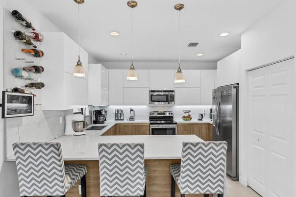 Interior, Kitchen, Pendant Lights, Recessed Lighting, Stainless Steel Appliances