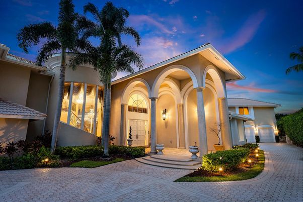 Attached, Exterior, Facade, Mediterranean