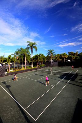 Exterior, Tennis Courts
