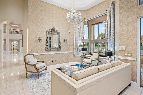 Chandelier, Interior, Living room
