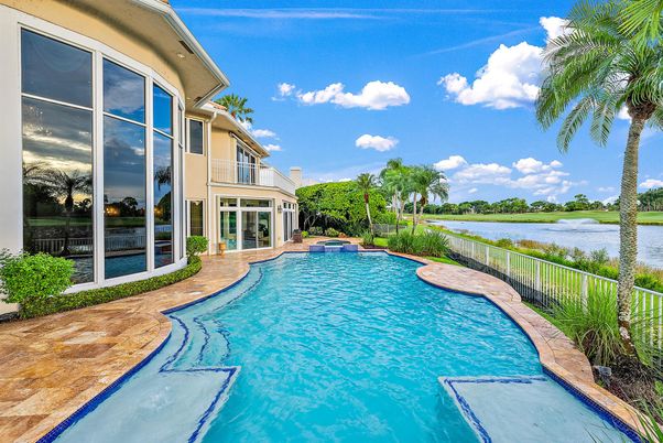 Exterior, Pool, Water