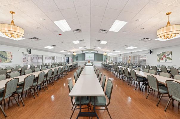 Chandelier, Dining room, Interior, Recessed Lighting, Wood Texture Flooring