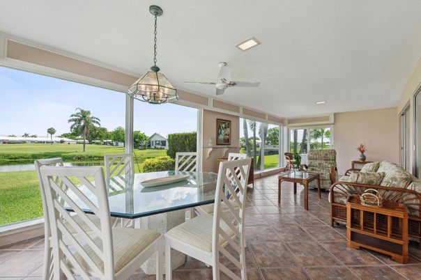 Dining room, Interior, Pendant Lights, Recessed Lighting