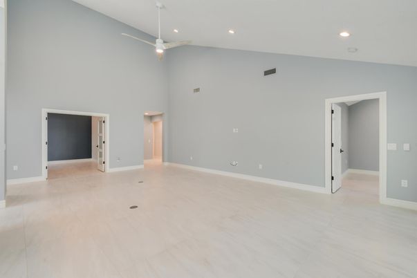 Empty room, Interior, Recessed Lighting