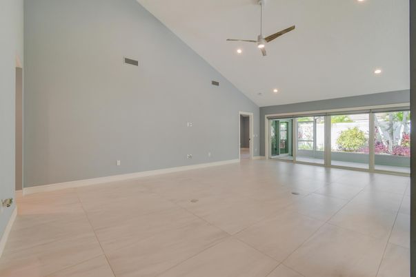 Empty room, Interior, Recessed Lighting