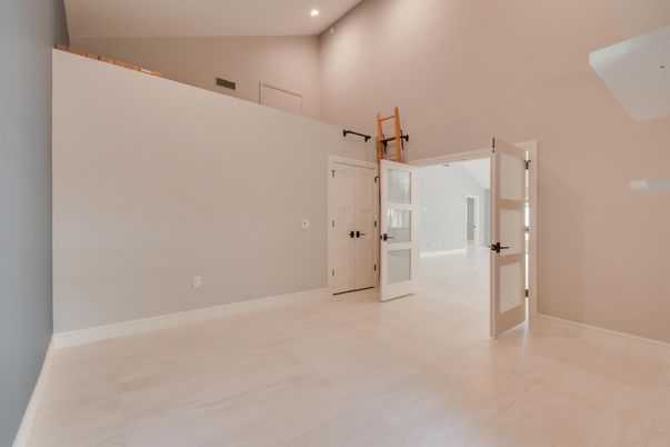 Empty room, Interior, Recessed Lighting