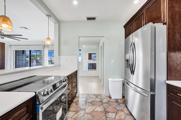 Interior, Kitchen, Pendant Lights, Recessed Lighting, Washer