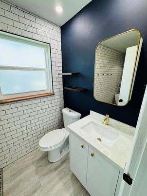 Bathroom, Interior, Recessed Lighting, Wood Texture Flooring