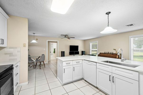 Dining room, Interior, Kitchen, Pendant Lights