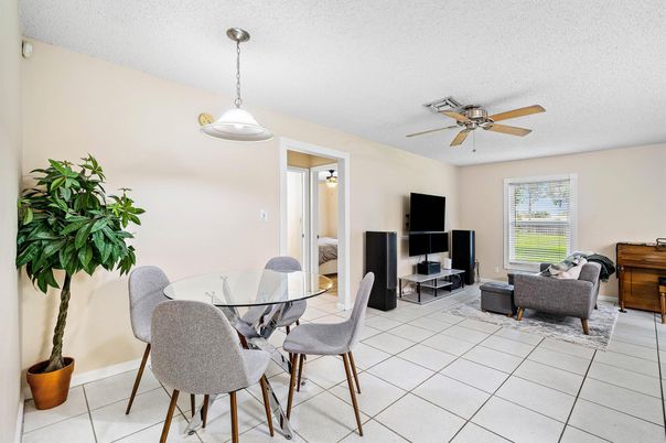 Dining room, Interior, Living room, Pendant Lights