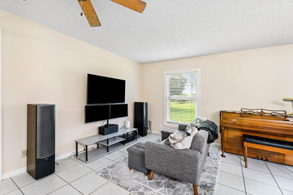 Interior, Living room, Piano