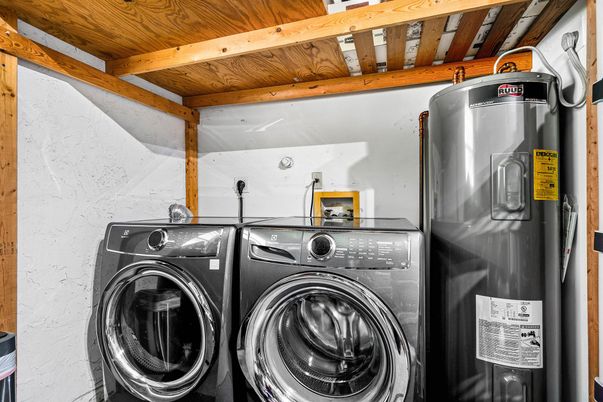 Interior, Washer, Wooden Beams, Wooden Ceilings