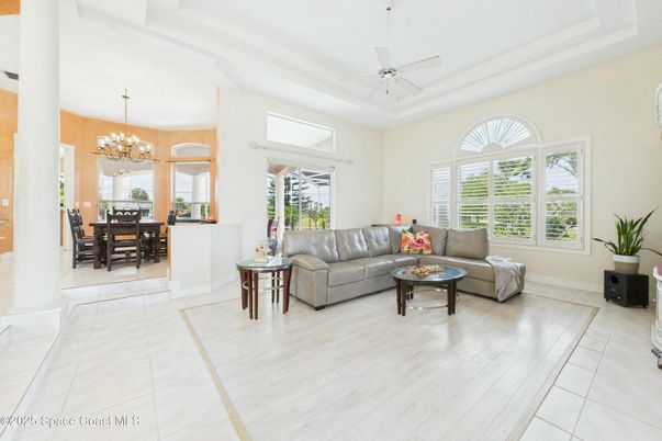 Chandelier, Dining room, Interior, Living room