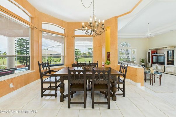 Chandelier, Dining room, Interior