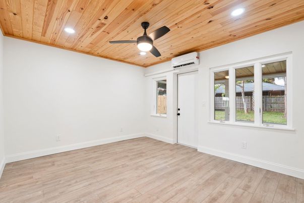 Empty room, Interior, Recessed Lighting, Wooden Ceilings, Wood Texture Flooring