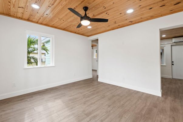 Empty room, Interior, Recessed Lighting, Wooden Ceilings, Wood Texture Flooring
