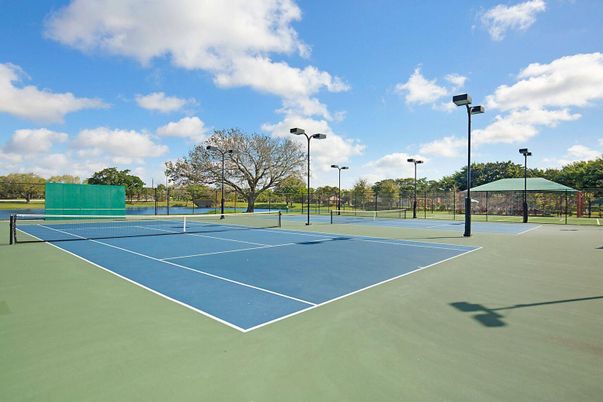 Exterior, Tennis Courts